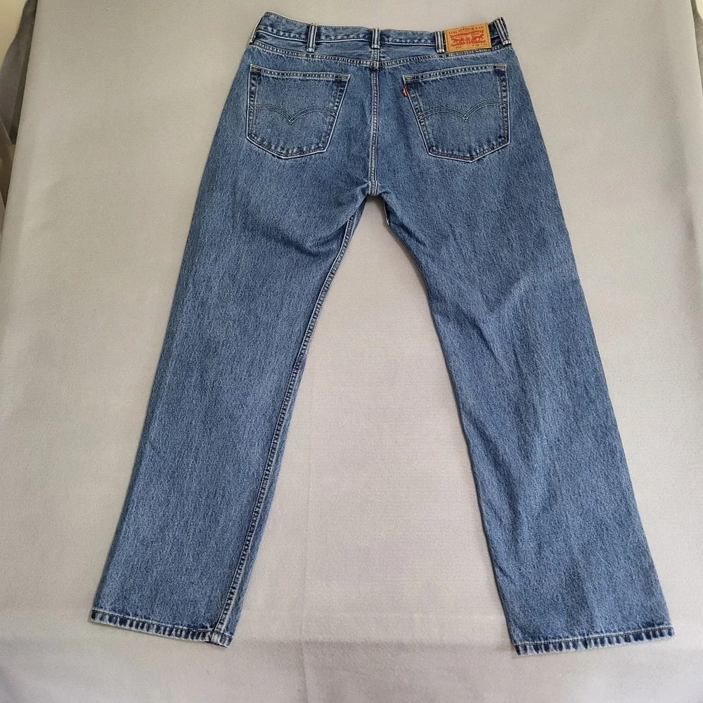 Levi's 505 Denim Blue Jeans Medium Wash Straight Leg Men's 38 X 32